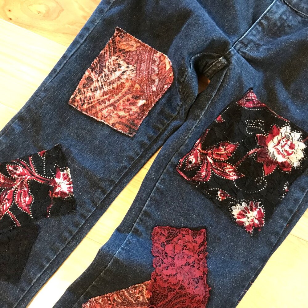 Upcycled Patchwork Jeans Sparkle and Lace Patches, Boho Hippie Jeans, Size 6 - Picture 7 of 10
